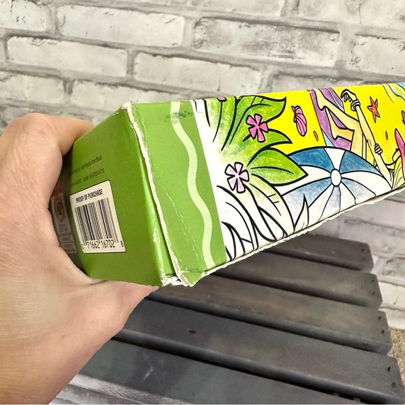 Crayola Family Escapes Group Coloring Scenes 60 Piece Set Markers Pencils Pages - Picture 12 of 16